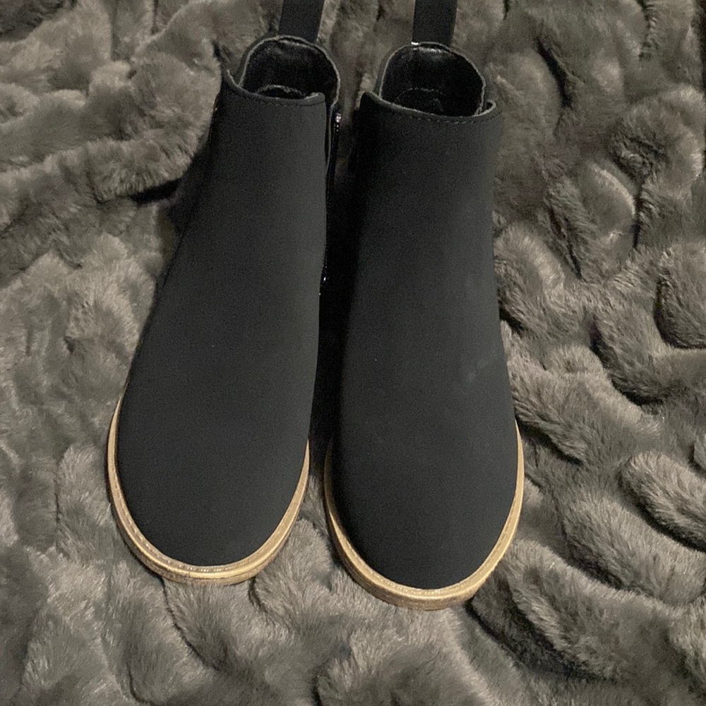 Black boots